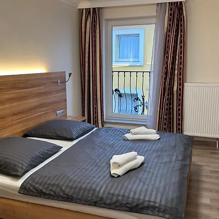 ケネディ ホテル 3*