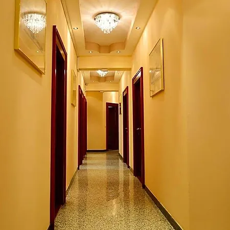 Kennedy Hotel 3*